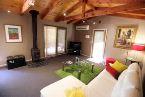 Mirkwood Forest Self Contained Spa Cottages - Image 4