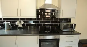 Easy Living Stays Burton on Trent - Image 4