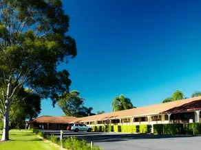Lakeside Lodge Motel - Image 4