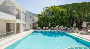 Tarra Seaside Hotel - Image 5