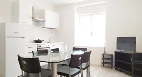 Apartamento \"Levico Al Corso Apartments\" con vistas a la montaña - Image 3