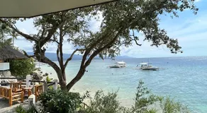 Pescador View Beachfront and Extension by the Ocean Hostels & Restaurant Moalboal - Image 2