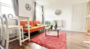 2 Bed Flat - Sleeps 4 - Parking - Wifi - Image 5