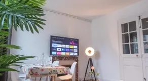 L'Amour de la Paix - City center - Garden - Near station - SmartTV65" Netflix & PrimeVideo - Warm cozy vibe - Free parking nearby with CCTV - Managed by Presta-Zen'Services - Image 5