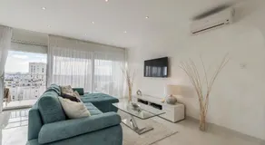 URBAN LUXURY APARTMENT - Image 2