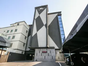 M7 Business Hotel - Image 5