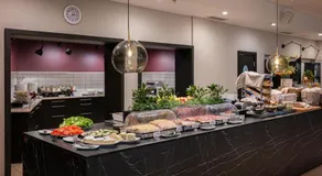 Injoy Park Hotel Solna - Image 3