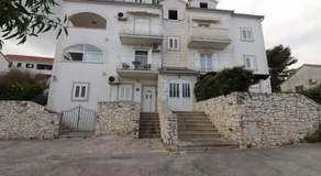 Studio Mali Raj - Image 4