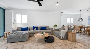 Central Location Stylish 3 Bed with Pool - Sunshine Central - Image 5