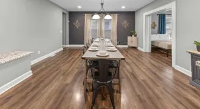 Spacious Downtown Retreat Near the Childrens Museum - Image 3