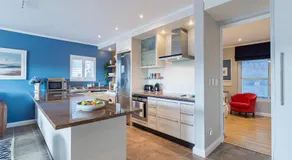 Sunny Dry Mill Apartment on Thesen Islands - Image 3