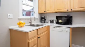 Cozy Carriage House - Walk to UNC + Free Bikes - Image 4