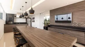 709- Apartamento Decorado Encantador, mobiliado, amplo, cozinha completa, Excelente localização no Rebouças - Image 3