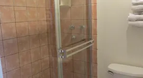 Jet Inn - Image 2