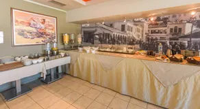 Paradise Hotel - Image 3