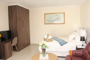 Clean | Cozy renovated studio/wFree Wi-Fi, parking - Image 2