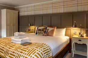 The Crown & Horns - Image 2