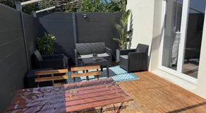 Logement avec terrasse et parking - Image 5