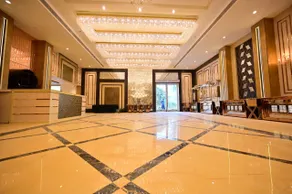 ROYAL MANSION - Image 2