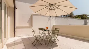 Blooms Botanical Rooms - Image 3