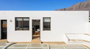 Famara Beach Apartment an der Küste mit Gemeinschaftspool, Terrasse, Meerblick und WLAN - Image 3