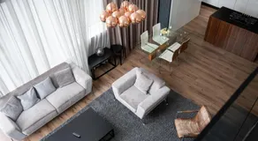 Stunning 3 Bed Penthouse in West End - Image 2