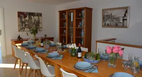 Villa Med A 2 kilometros andando de la playa, del puerto de Aguadoç y a 4 del centro de Sitges Muy Soleada todo el dia Capacidad superior a 16 personas NO REQUIERE COCHE - Image 2