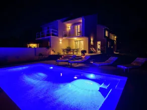 Modern villa with heatable pool, nice terrace, fenced garden, 60m from the sea - Image 4