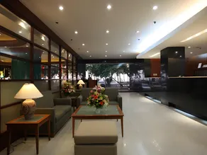 Sunny Bay Suites - Image 5