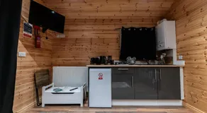 The Getaway - The Hen Harrier - Luxury Glamping Cabin with Hot Tub - Adults Only - Image 4