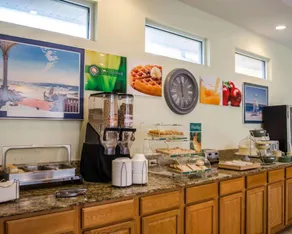 Baymont by Wyndham Pensacola at NAS Corry - Image 4
