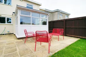 Family Home in the Charming Coastal Town of Barry - Image 2