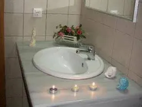 Sunshine Apartments - Image 4