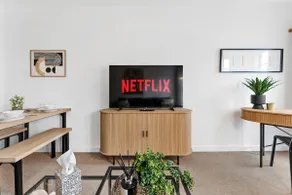 Free Parking | Families | Contractors | Open plan - Image 5