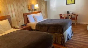 Zoders Inn and Suites - Image 2