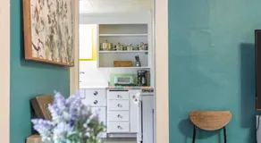 Large funky 2 or 3 bedroom unit in prime location - Image 4