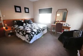 OYO Thistle Hotel - Image 5