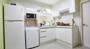 Hans House - Image 2
