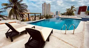 Moderna casa de 3 dormitorios con cama King size y vistas al horizonte de la piscina - Image 3