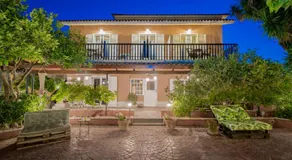 Filoxenia Luxury Studios & Apartments - Image 4