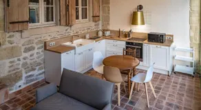LA DEMEURE Bed and Breakfast - Image 5