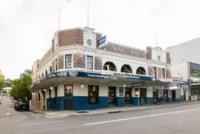 Royal Hotel Ryde - Image 4