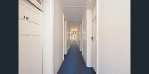 Emu Backpackers Perth - note - Valid Passport required for check in - Image 4
