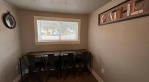 Roomy single bedroom with a huge back yard - Image 4