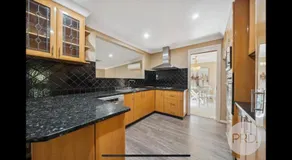 Luxury Lake Front Living - Image 3