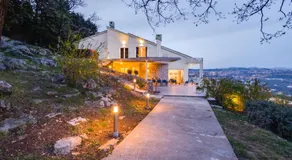 Premium villa, heatable infinity pool, jacuzzi and seaview, beach and city just 10min by foot - Image 5