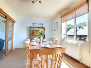 Spacious 2-storey apartment in a central location and close to the sea - Image 3