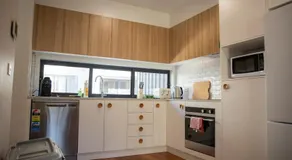 Warm 3beds Home with Yard and parking at Chinatown, CBD - Image 3