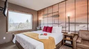 Boutique Hotel King, Queen & Kitchen Suites Easy Drive to Downtown - Image 2