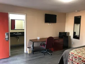 Florence Inn And Suites - Image 5